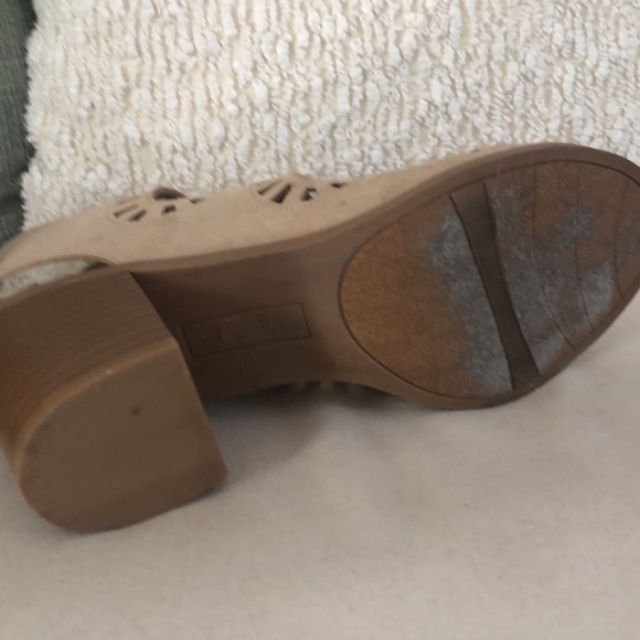 Sandals - Picture 7 of 8